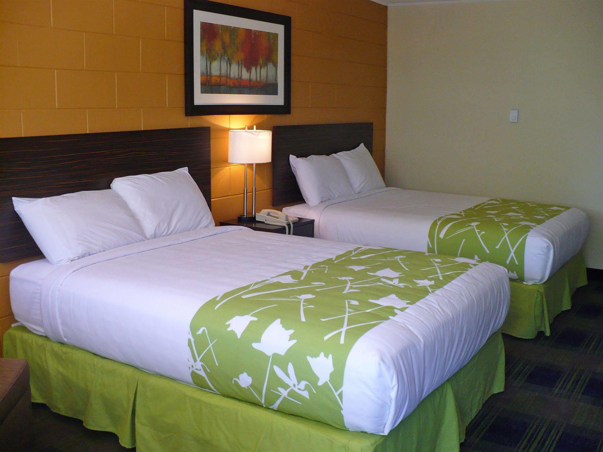 Westgate Inn พอร์เทจ เลอเพรรี ภายนอก รูปภาพ